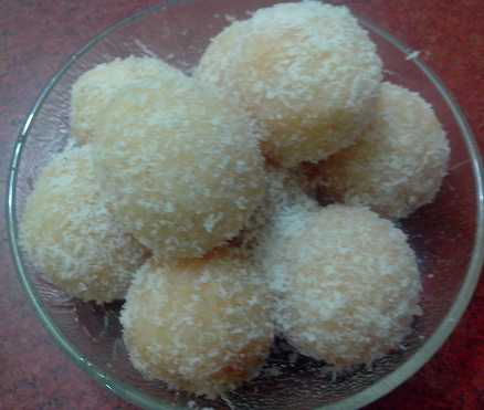 Coconut Laddoo